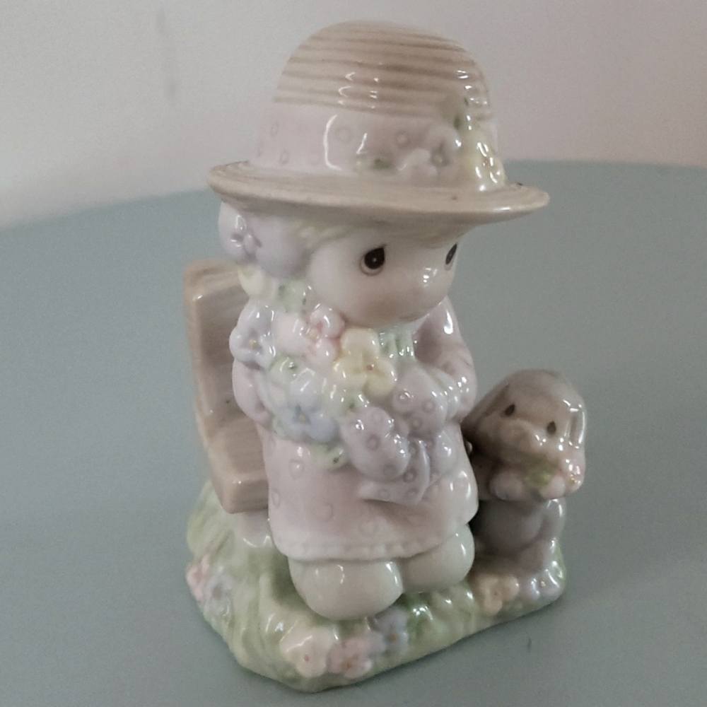 Precious Moments - Seasoned with a Smile - Enesco Salt and Pepper Shakers. - Picture 6 of 16